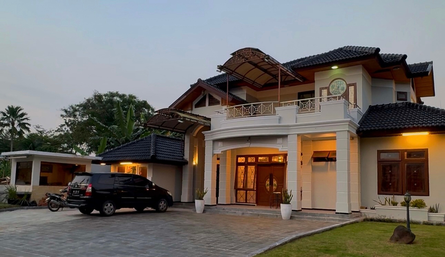 Exterior & Views 2, the Nawasena Villa Medan, Medan