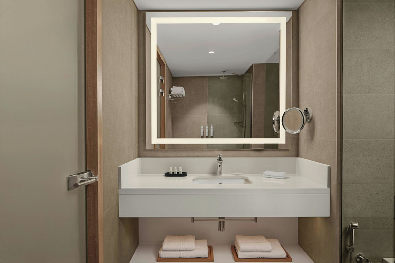 Bathroom 4, Courtyard By Marriott Dakar Diamniadio, Rufisque