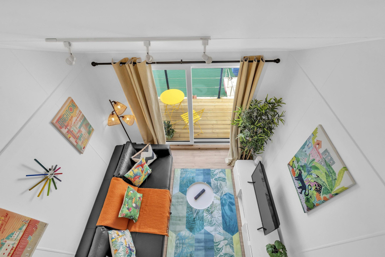 Room 2, On the Water 6 With Free Parking By My Getaways, Brighton and Hove