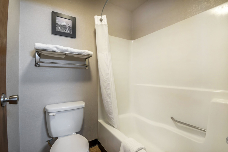 Bathroom 4, Motel 6 Lancaster, PA, Lancaster
