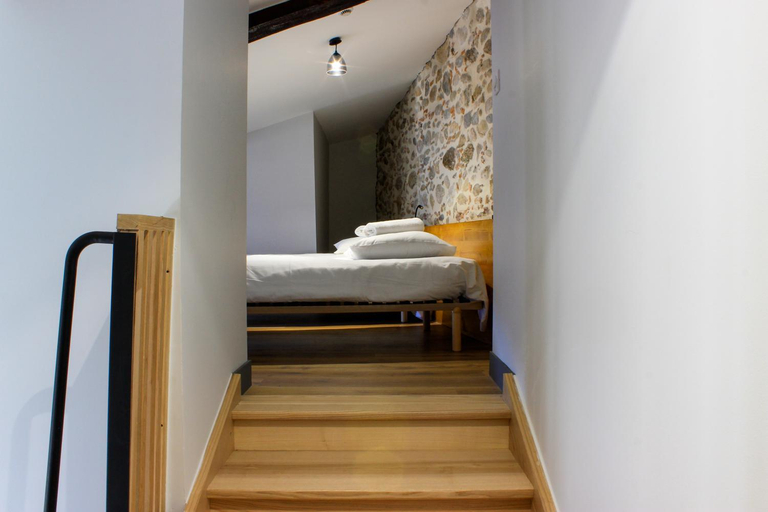 Others 3, Auberge Le LEO de FOIX, Ariège