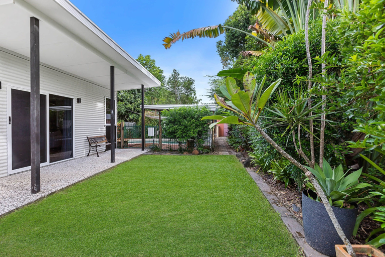 Room 2, Hideout Machans -pool BBQ Beach and Pet Friendly, Cairns