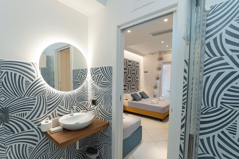 Bathroom 5, Maiori Suites, Salerno