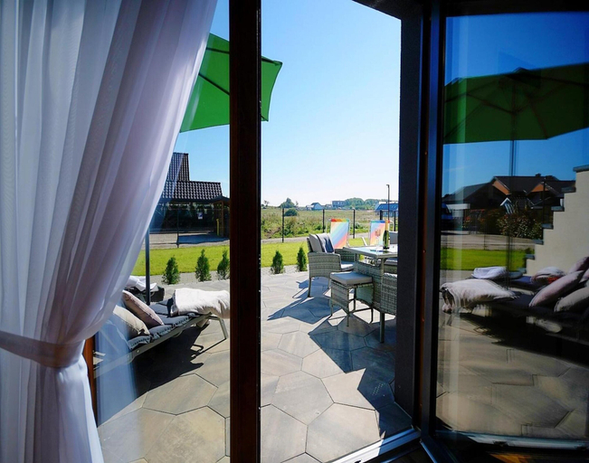 Balcony 5, Comfortable and Spacious Holiday Home, Mielenko, Koszalin