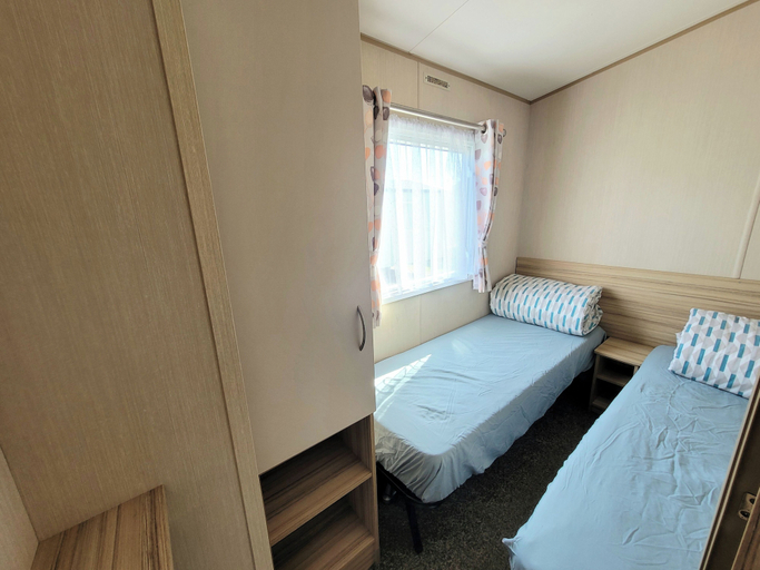 Bedroom 3, St Osyth- Sleeps8-freeparking-wifi-holidaypark, Essex