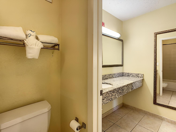 Bathroom, Stayable Orlando, Orange
