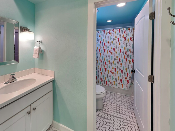 Bathroom 4, Brew Lagoon by Silver Sands Vacation Rentals, Nueces