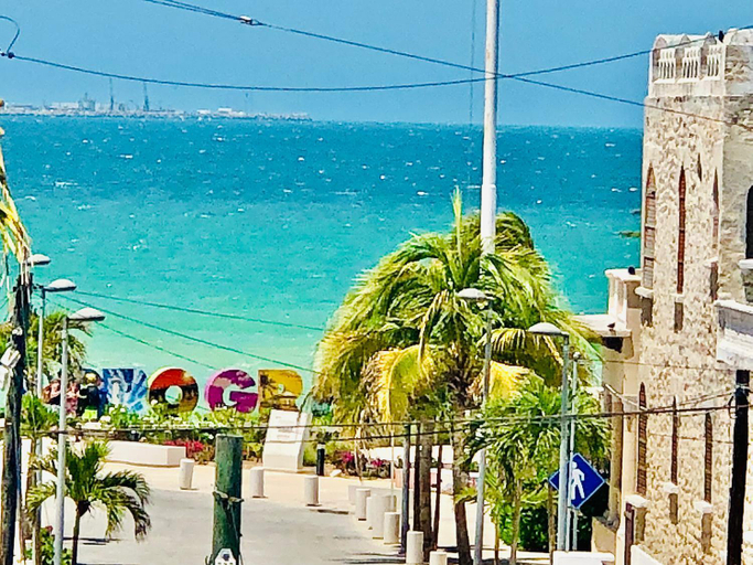 View 5, Malecon Beach House in Progreso 1 block from beach, Progreso