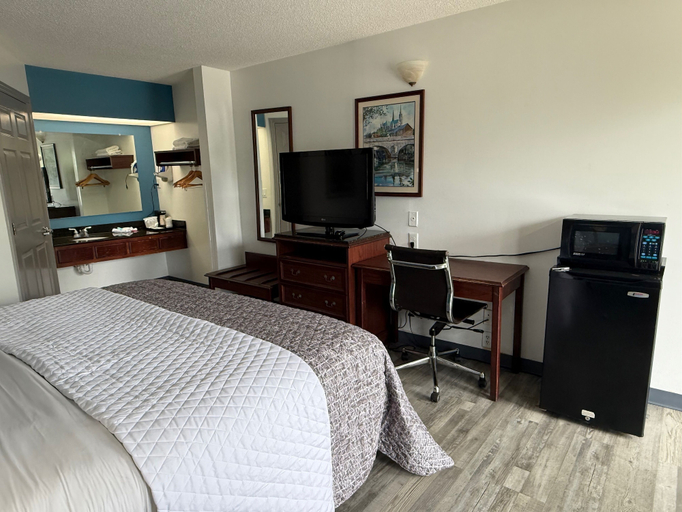 Bedroom 2, Brentwood Inn & Suites, Halifax
