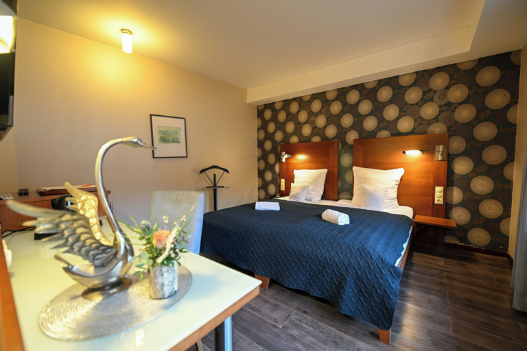 Bedroom 3, Landhotel zum Schwanen, Alzey-Worms