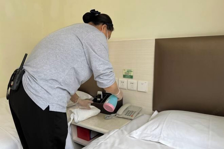 Bedroom 2, Beijing Dongdan Hotel, Beijing