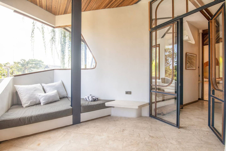Room 4, BAZ Studio 11 Elegant 1BR Loft With Ar Elegant 1BR Loft With art Deco, Badung