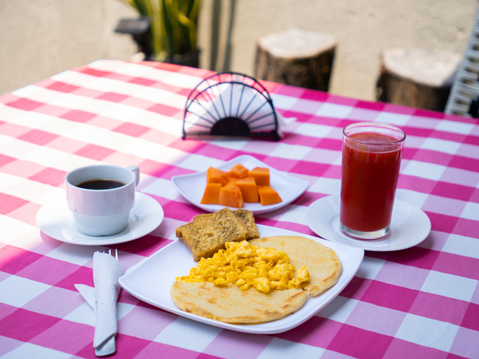 Food & Drinks 4, Hotel Family House Rodadero, Santa Marta (Dist. Esp.)
