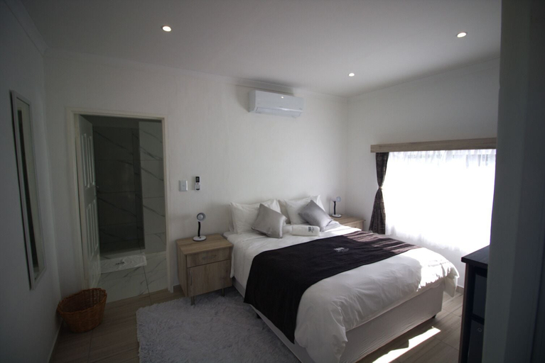 Bedroom 2, Little Bush Guesthouse, Omaruru