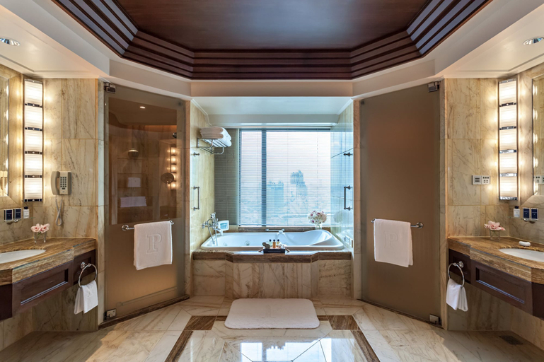 Bathroom 5, The Peninsula Bangkok, Khlong San