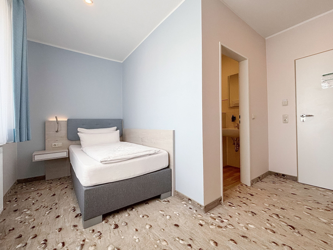 Bedroom 4, DORMERO Hotel Wilhelmshaven, Wilhelmshaven