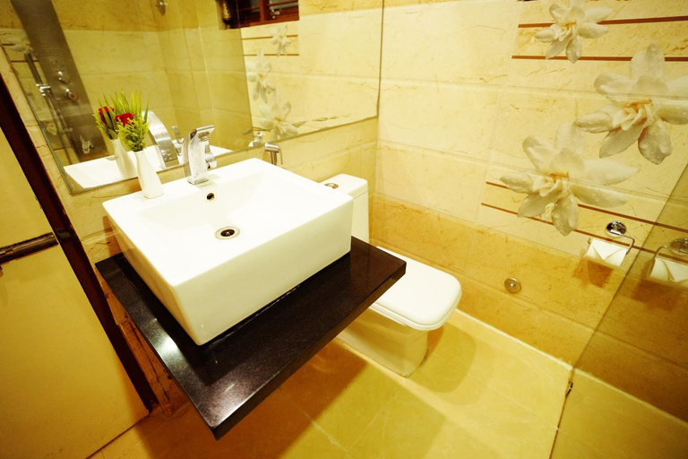 Bathroom 4, Jal Mahal Resort And Spa, Mysore