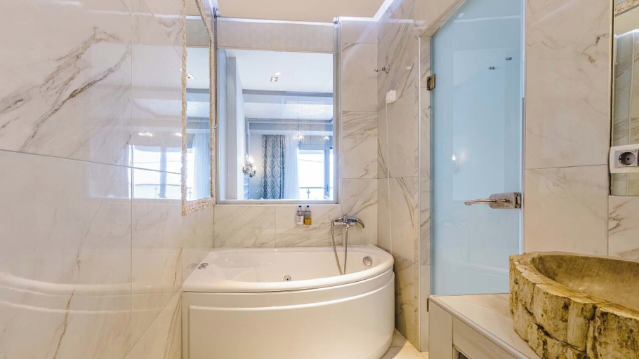 Bathroom 5, Alpha Luxury Suites, Central Macedonia