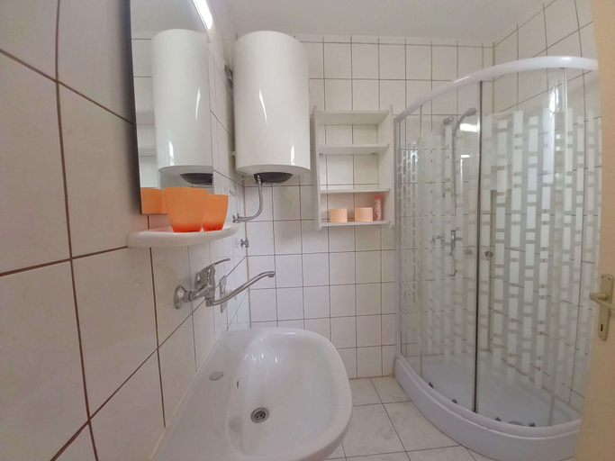 Bathroom, Boutique Apartment in Pjescana Uvala With Balcony, Medulin