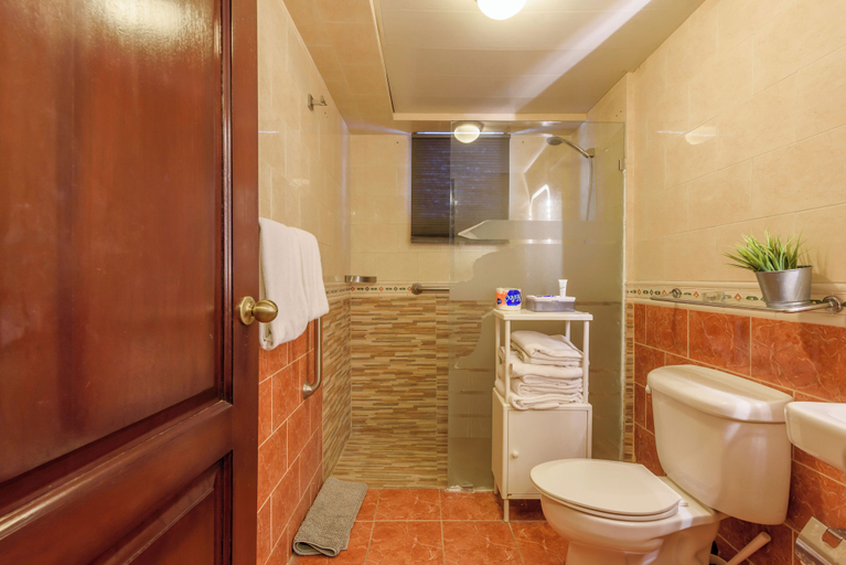 Bathroom 2, Apartment in Bella Vista Sleeps 10, Distrito Nacional