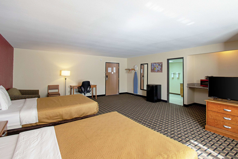 Bedroom 3, Econo Lodge Inn & Suites Wisconsin Dells, Sauk