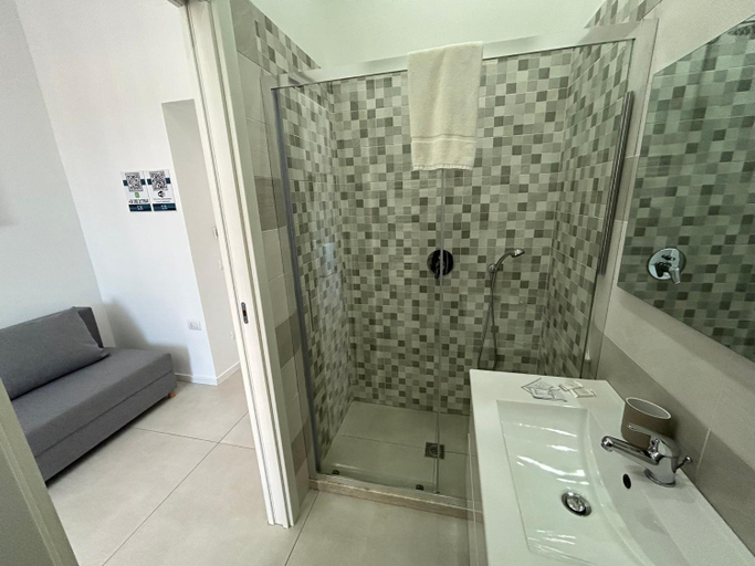 Bathroom 3, Enjoy rooms Naples, Napoli