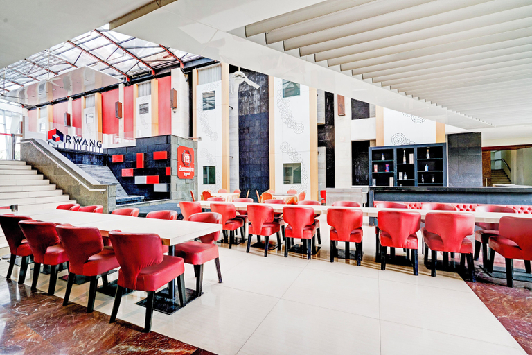 Food & Drinks 2, Dancenter Promenade Near Cihampelas Walk, Bandung
