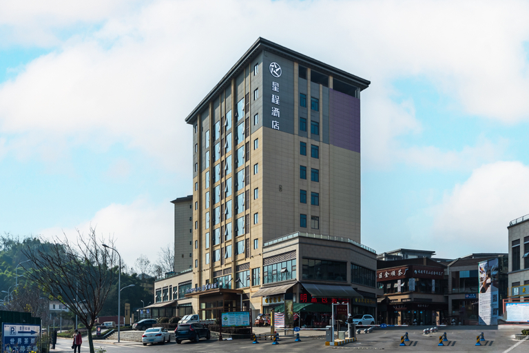 Exterior & Views