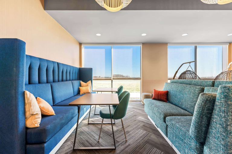 Public Area 2, Tru By Hilton Dixon, Lee
