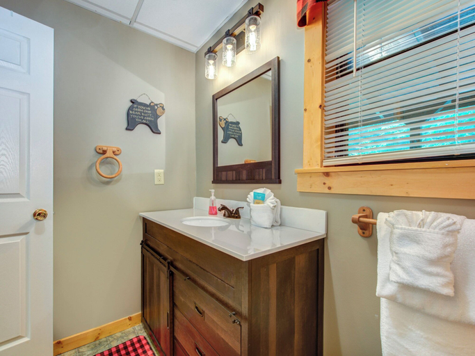 Bathroom 3, Eagle Creek, Sevier