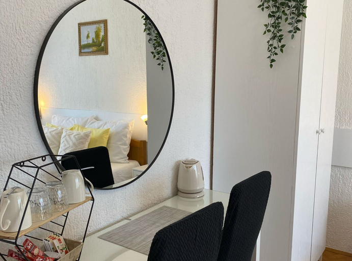 Others 4, Rooms M&N Zafran, Rakovica