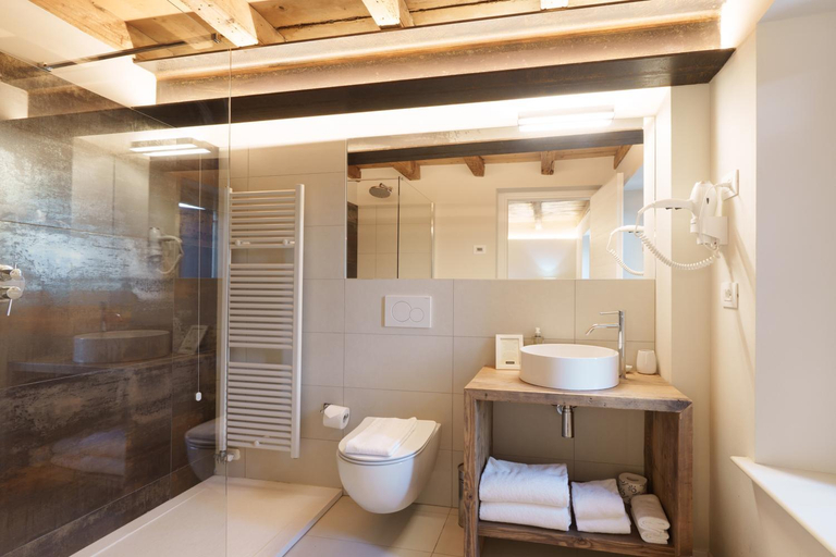 Bathroom 3, Corte Massimago, Verona