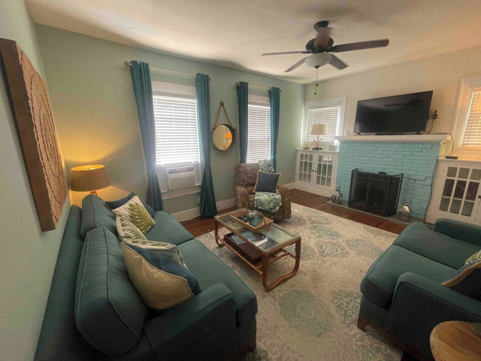 Others 4, 1BR Apartment in Historic Galveston, Galveston