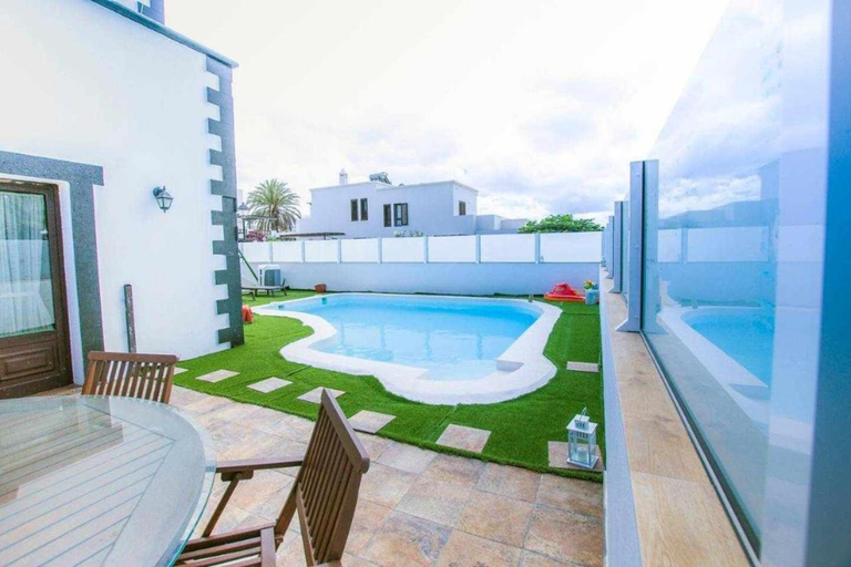 Others 3, Villa Palacios Herrero, Las Palmas