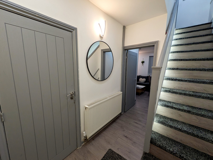 Others 4, Spacious and Comfortable Modern Rooms, Bradford