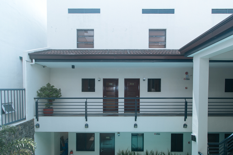 Exterior & Views 2, Elyseah Condotel by RedDoorz, Mabalacat