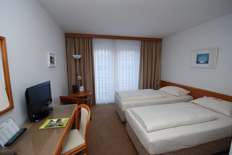Bedroom 4, HK-Hotel Düsseldorf City, Düsseldorf