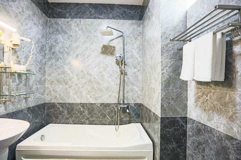 Bathroom 3, SEACOLOR BEACHSTAY DA NANG HOTEL BY HAVILAND, Da Nang