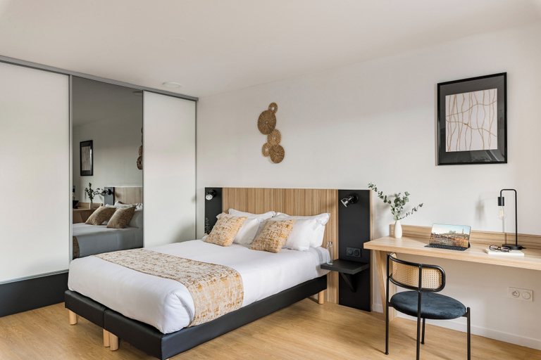 Bedroom 4, Q7 Lodge Lyon 7, Rhône