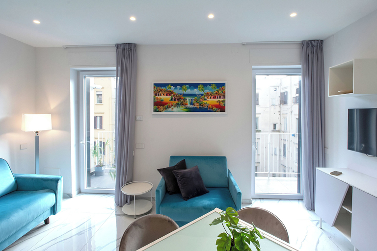 Others 5, Tema Suites, Napoli