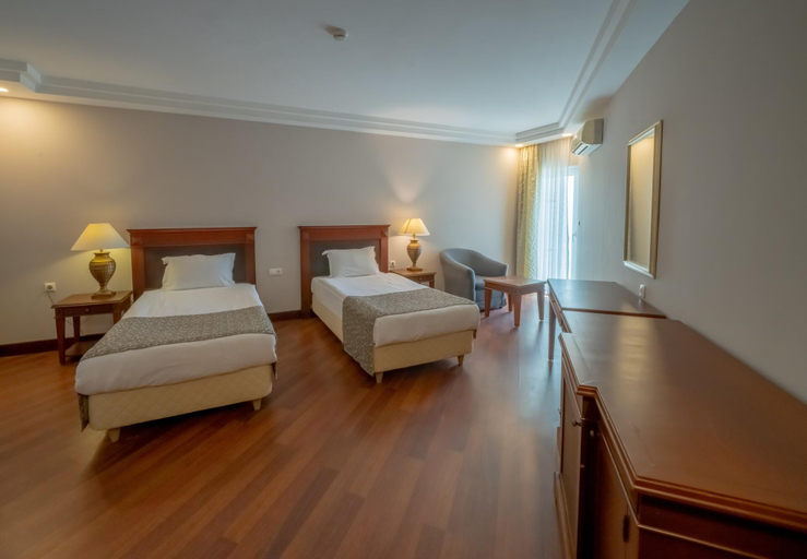 Bedroom 2, Bodrum Holiday Resort & Spa, Bodrum