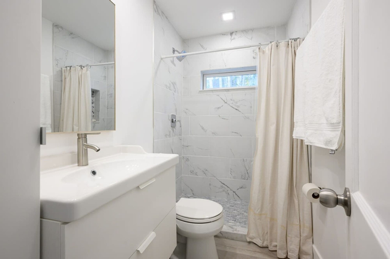Room 5, Beautiful And Comfortable Apt in Victoria Park, Broward