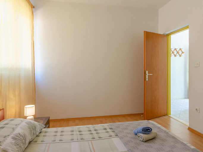 Others 4, Seafront apartment Olivera with patio, Blato