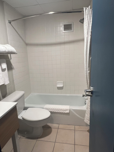 Bathroom 5, Spark by Hilton Lockport, Niagara