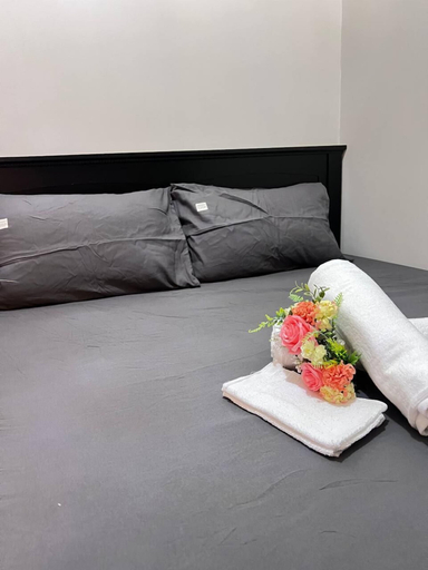 Bedroom 3, Unistay Coast Res R38 with Bal-Sunset Vw, Pasay City