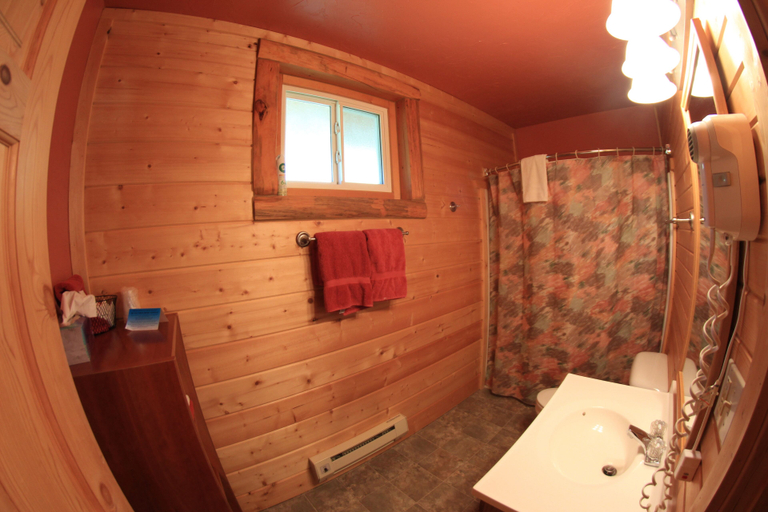 Bathroom 4, Liberty Belle Lodge, Crook