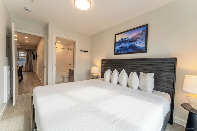 Bedroom, Skyridge 401 by Canmore Premier, Division No. 15