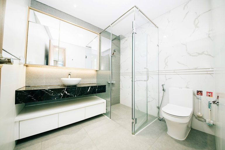Bathroom 4, Sunwah Pearl Suites, Bình Thạnh