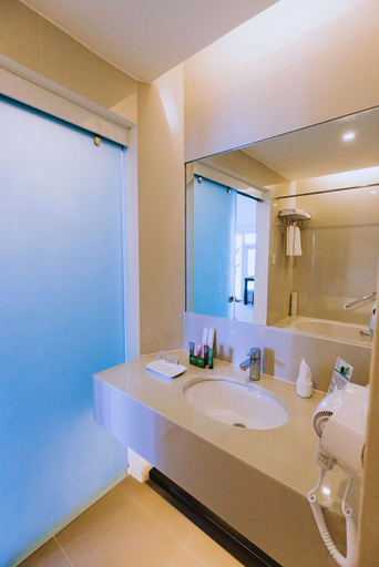 Bathroom 4, Arterra Hotel & Resort, Lapu-Lapu City