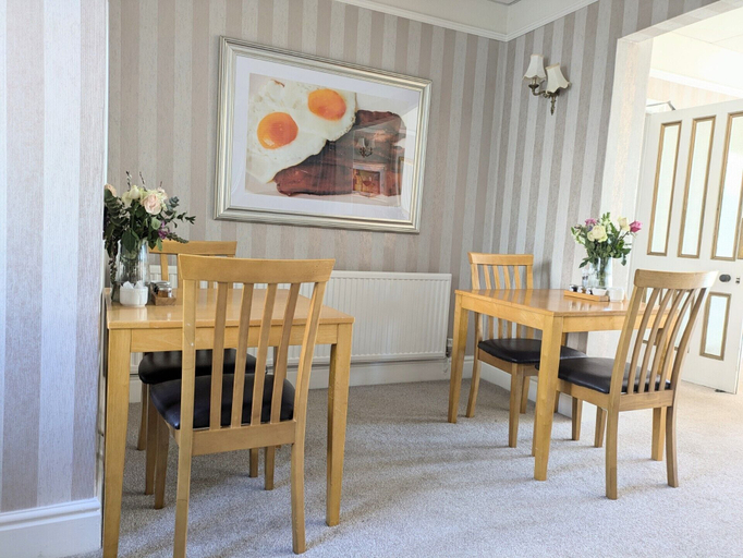 Others 5, Sunnycroft Guesthouse, Conwy